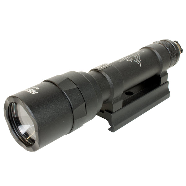 ELEMENT MINI TAKTIKAI LÁMPA M620U - FEKETE (NE04026-BK)