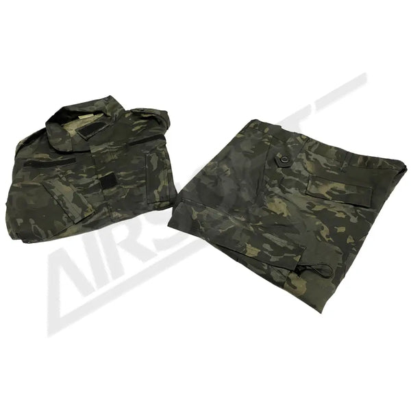 MULTICAM BLACK egyenruha - M