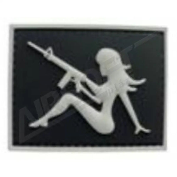 PATCH 0748 - GIRL WITH RIFLE - FEKETE